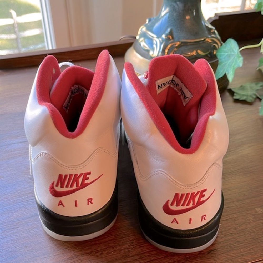 Nike AirJordan 5 - Picture 5 of 8